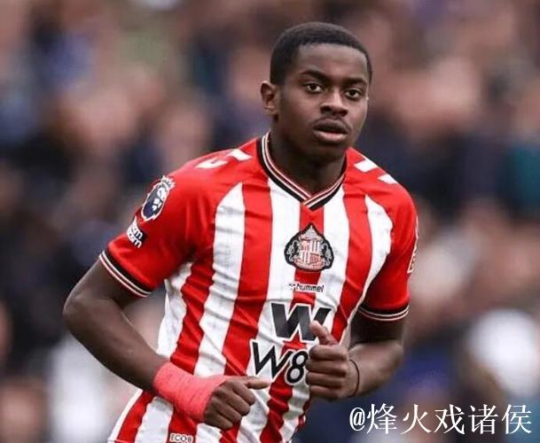 记者：曼联，切尔西均在竞争桑德兰20岁中场主力萨迪基