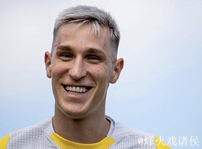 多特为施洛特贝克标价5000万欧，并给他1400万欧的续约年薪